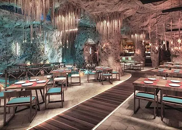 Hotel Royalton Splash Riviera Cancun, An Autograph Collection