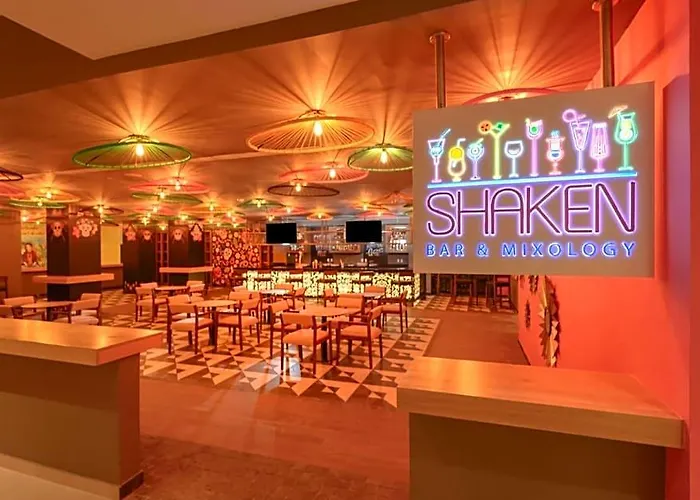 Hotel Royalton Splash Riviera Cancun, An Autograph Collection